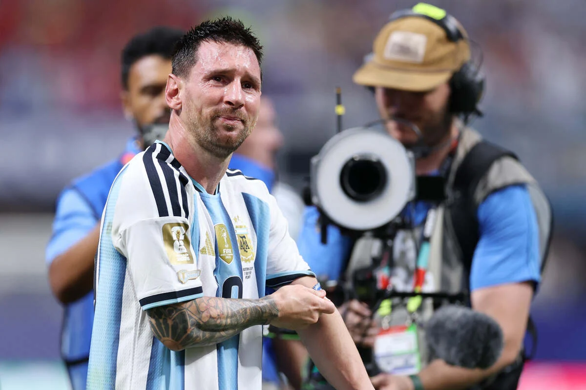Messi decide, Argentina reage e mantém vivo o sonho do tetracampeonato