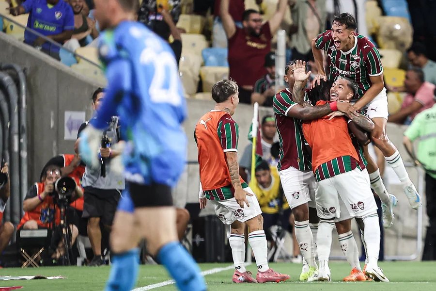 Fluminense vence Botafogo por 1 x 0 e segue invicto no Brasileirão